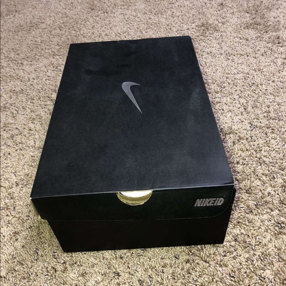 (Rare) Kobe X Nike ID - Picture 7 of 7